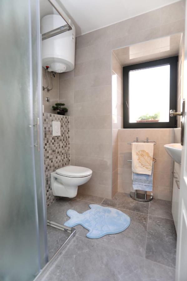 Studio Apartman Mihaella Kastela Exterior photo
